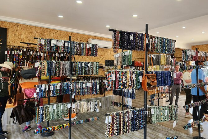African Gemstones, Garnets Jewelry, Beads & Crafts Shopping Tour - How to shop wisely for stones and crafts