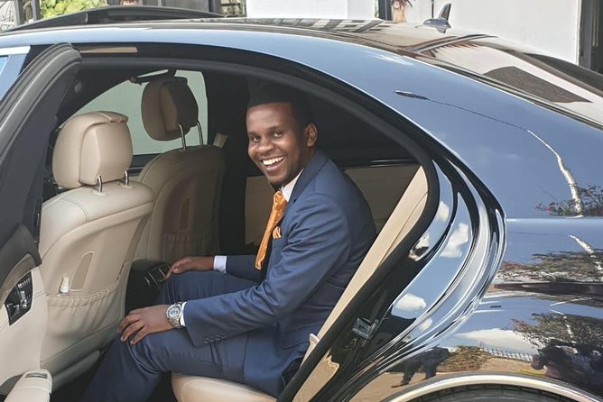 Airport VIP Transfers - Nairobi Hotels - Meeting your driver at Jomo Kenyatta International Airport