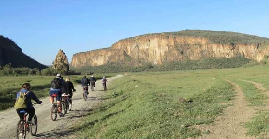 Day tour Hells gate and lake Naivasha from Nairobi - The ride from Nairobi and the shape of the day