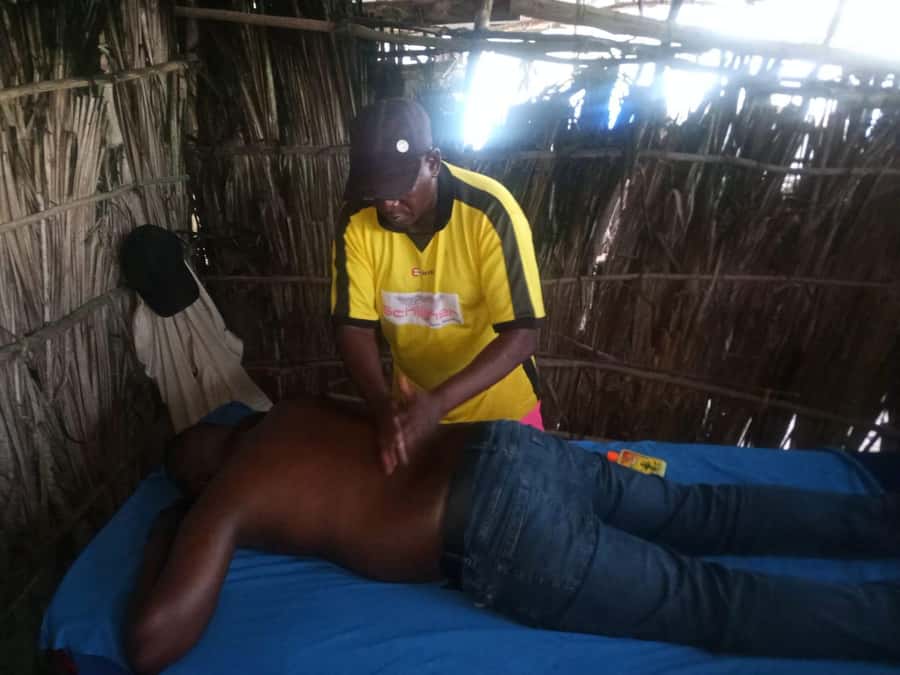 Diani Beach: Authentic Traditional Massage with Sea View - Loose clothing and a relaxed start
