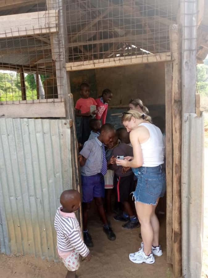 Diani bush tour - Learning about the bush doctor’s remedies