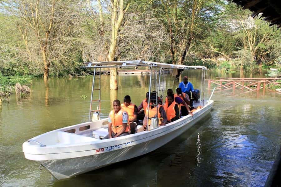 From Nairobi: 2-Day Naivasha Safari with Accommodation - Walking on Crescent Island