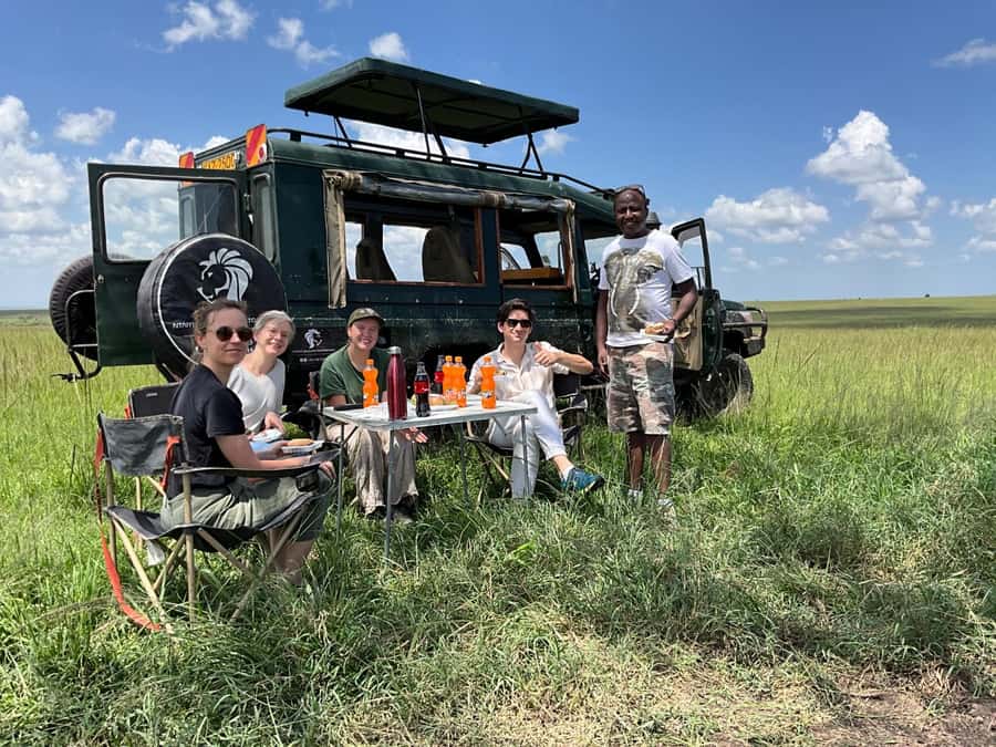 From Nairobi: Maasai Mara 1-Day Safari: AW, Lunch & Pickup - Before dawn: pickup in Nairobi