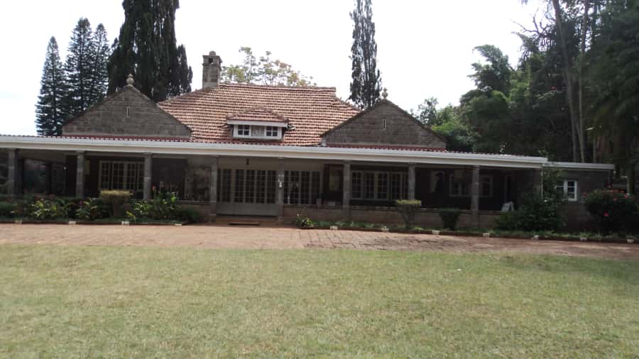 Giraffe Center and Karen Blixen Museum Tour from Nairobi - Why this half-day combination works