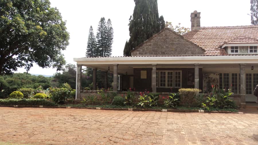 Giraffe Center and Karen Blixen Museum Tour from Nairobi - Kazuri crafts and the cost of an optional shopping stop