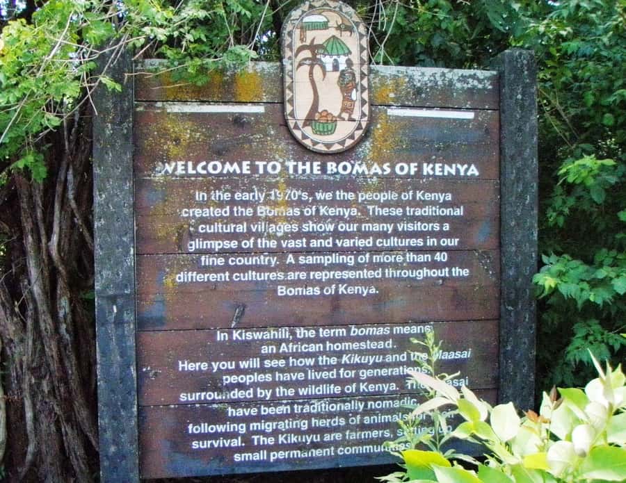 Giraffe, Elephant Orphanage - Kenyan song and dance at Bomas of Kenya