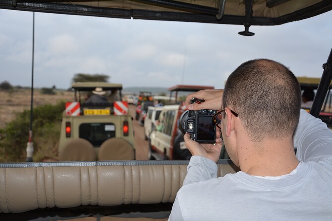 Half-Day Nairobi National Park and Maasai Market with Pick up - A short stop at the Maasai Market