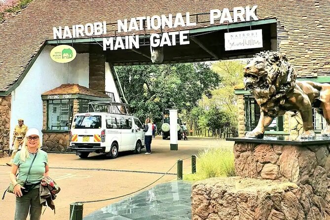 Half Day Private Tour in Nairobi National Park with Admission - What the $95 price includes