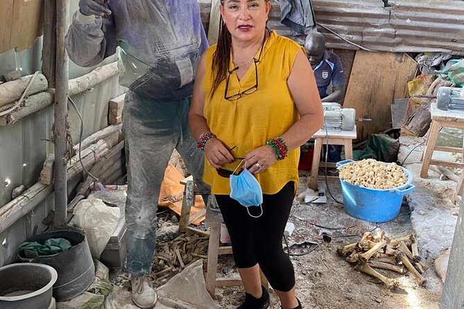 Ismael's Kibera Slum Tour - The African bone workshop and local crafts