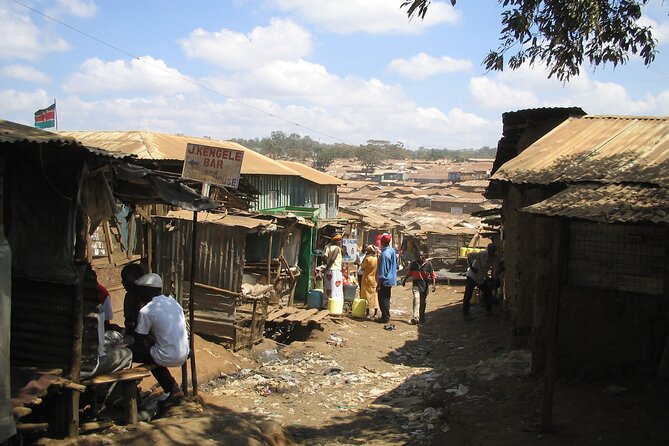 Kibera culture tour - A pause for tea or soda