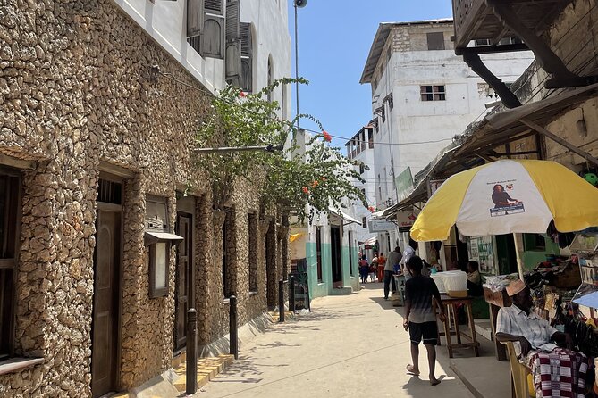 Lamu Old Town Walking Tour - Lamu Market and Town Square