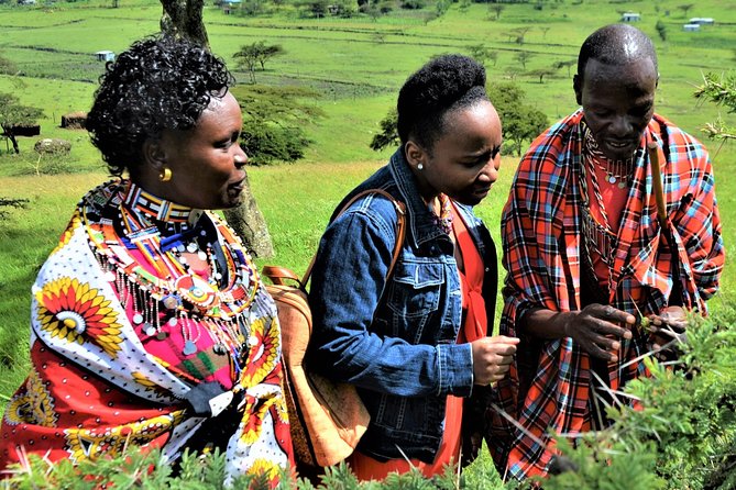 Maasai Magic - A Day Which You Will Never Forget - Joining the welcome song and wearing a shuka