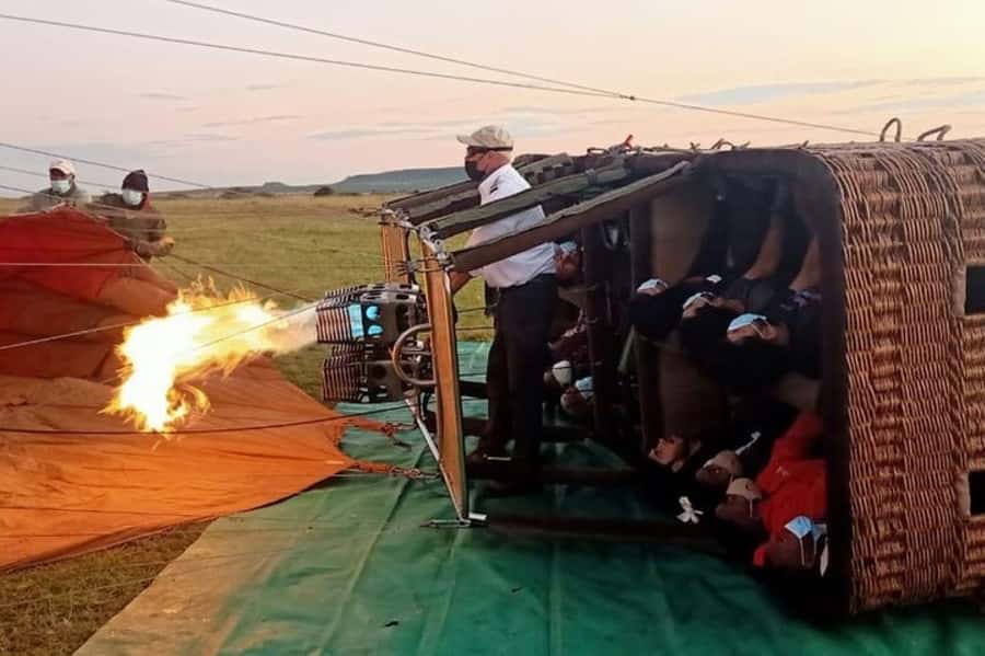 Maasai Mara: Hot Air Balloon Safari & Champagne Breakfast - Landing in the bush, then breakfast with champagne