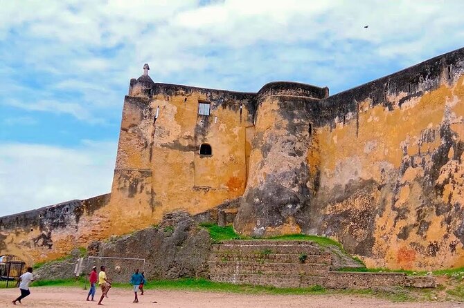 Mombasa Half Day City Tour - Market stops for spices and everyday Mombasa