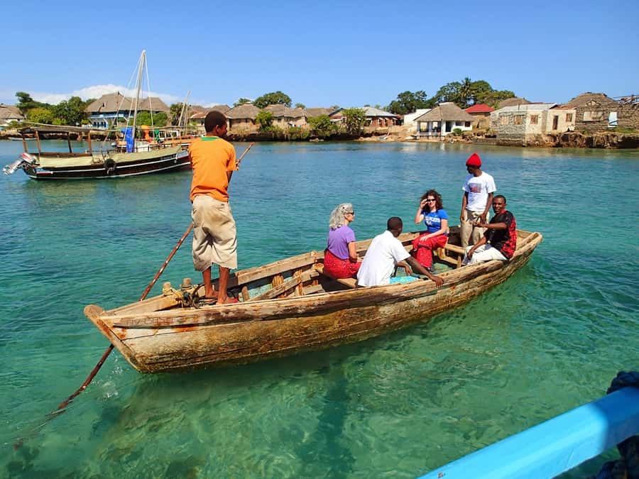 Mombasa: Kisite Park Private Cruise with Breakfast and Lunch - What the $163 price really covers