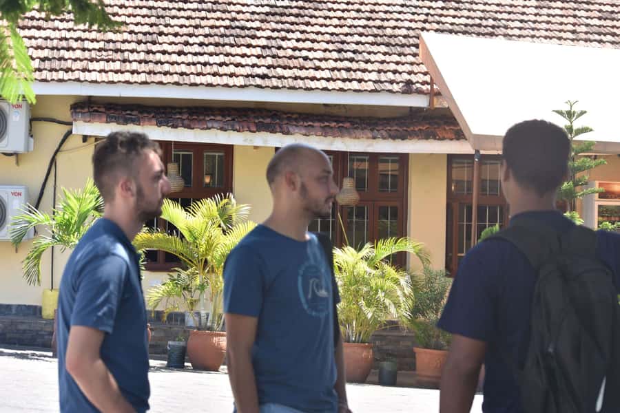 Mombasa Tour by Ghalib - The old market and the spice lesson