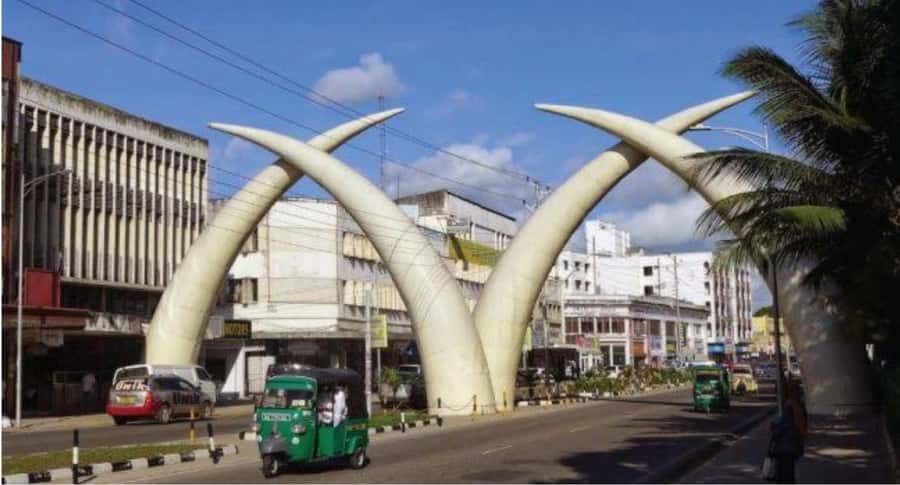 Mombasa: Tusks, Fort Jesus, Old Town, Beach and City Tour - Why this Mombasa tour works well