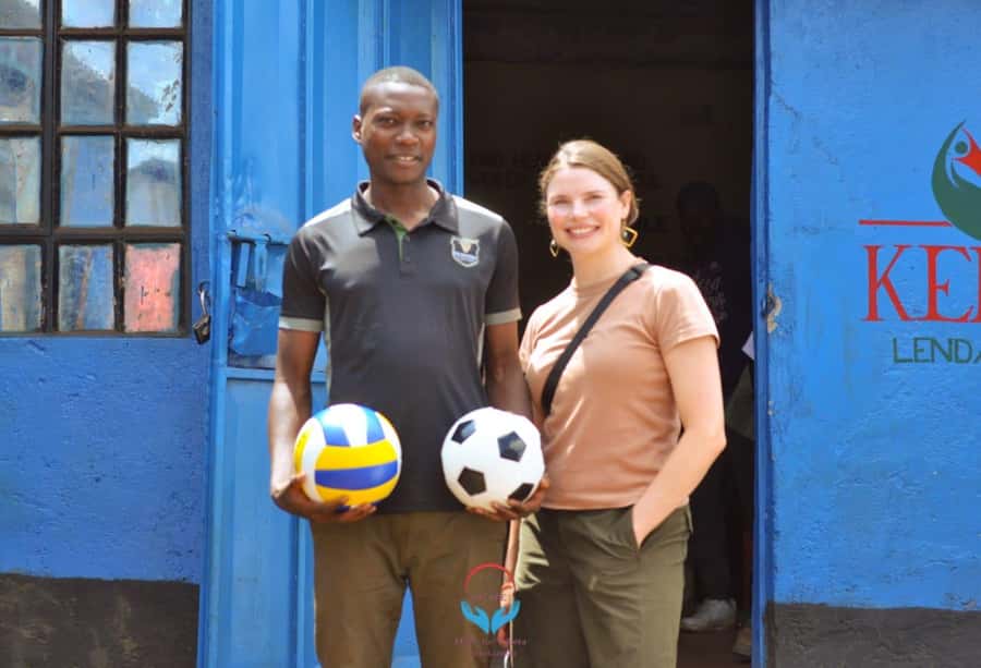 Nairobi: Chocolate City Kibera Slum Walking Tour - The home visit requires tact