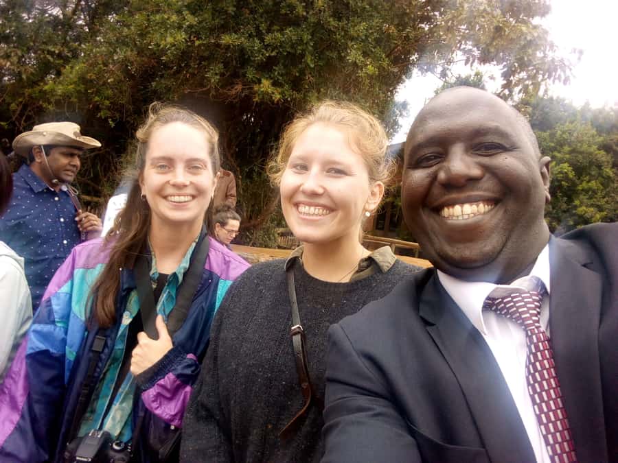 Nairobi: Elephants, Giraffes, Karen Blixen & Bomas Tour - Lunch at Mamba Village and the cost question