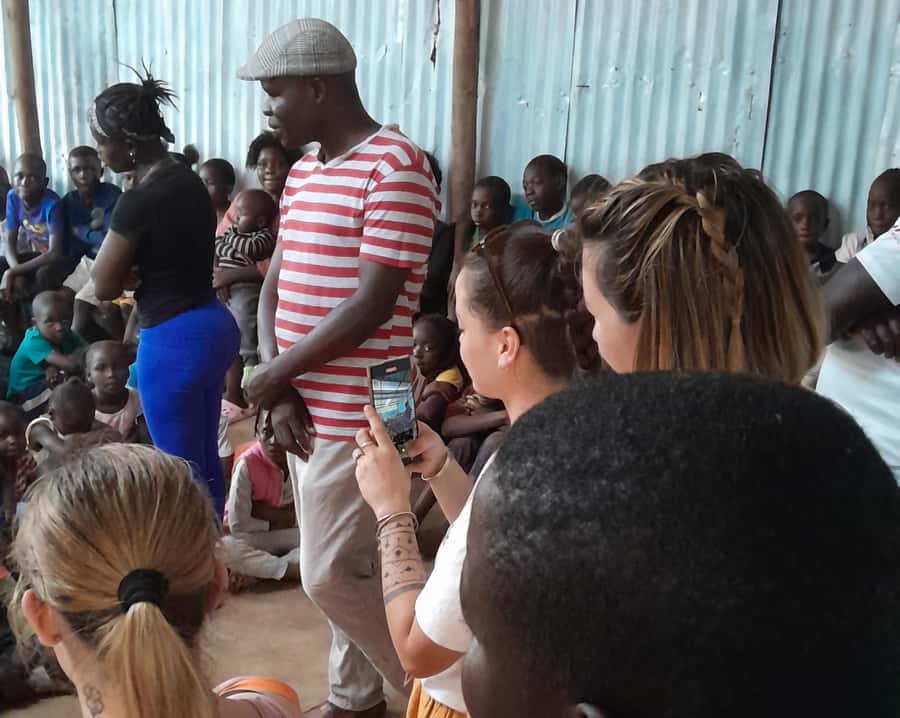 Nairobi: Explore Kibera Slum with Local Guides - Stop four: recycled crafts and local enterprise
