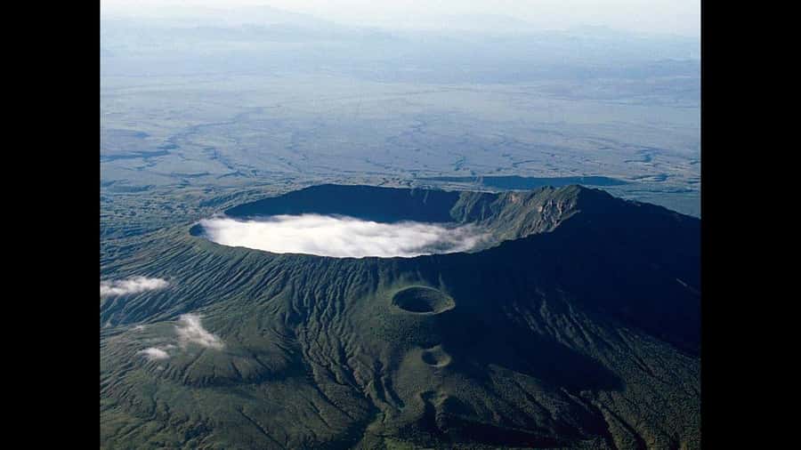 Nairobi: Full-Day Mount Longonot Hike with Boat Tour - Lunch provides a needed pause