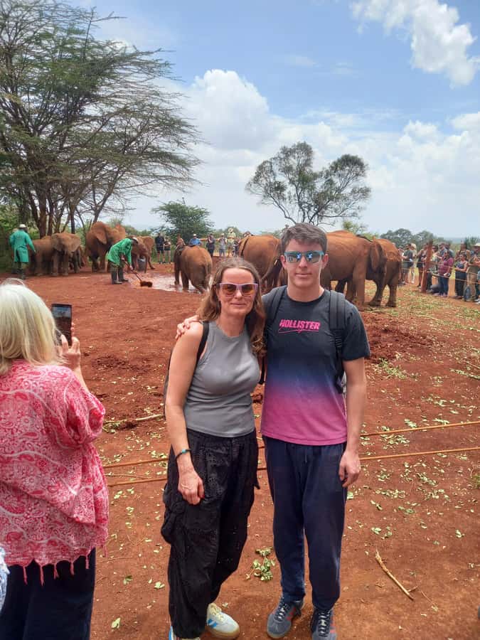 Nairobi: Game drive, elephant Orphanage & giraffe centre. - Feeding giraffes at the Giraffe Centre
