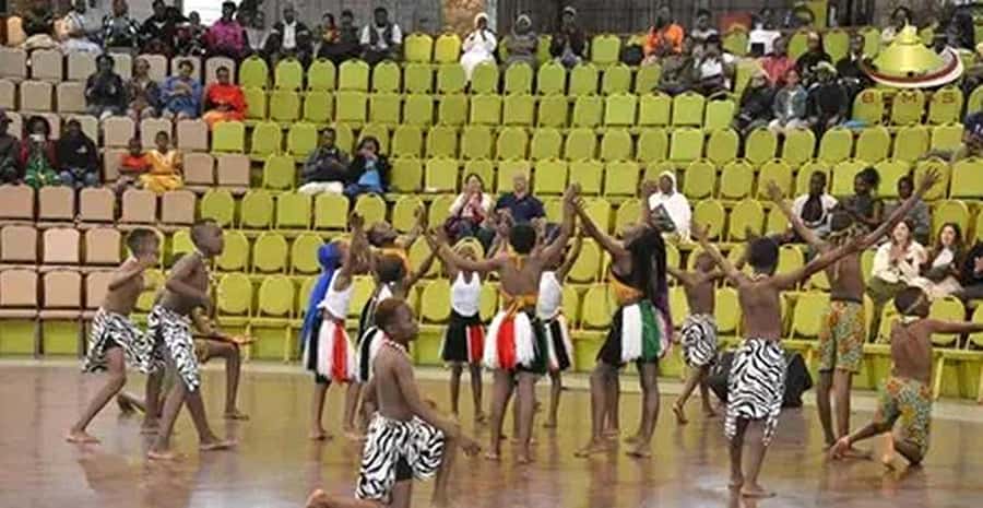 Nairobi: Guided Afternoon Tour to Bomas of Kenya. - The song and dance show