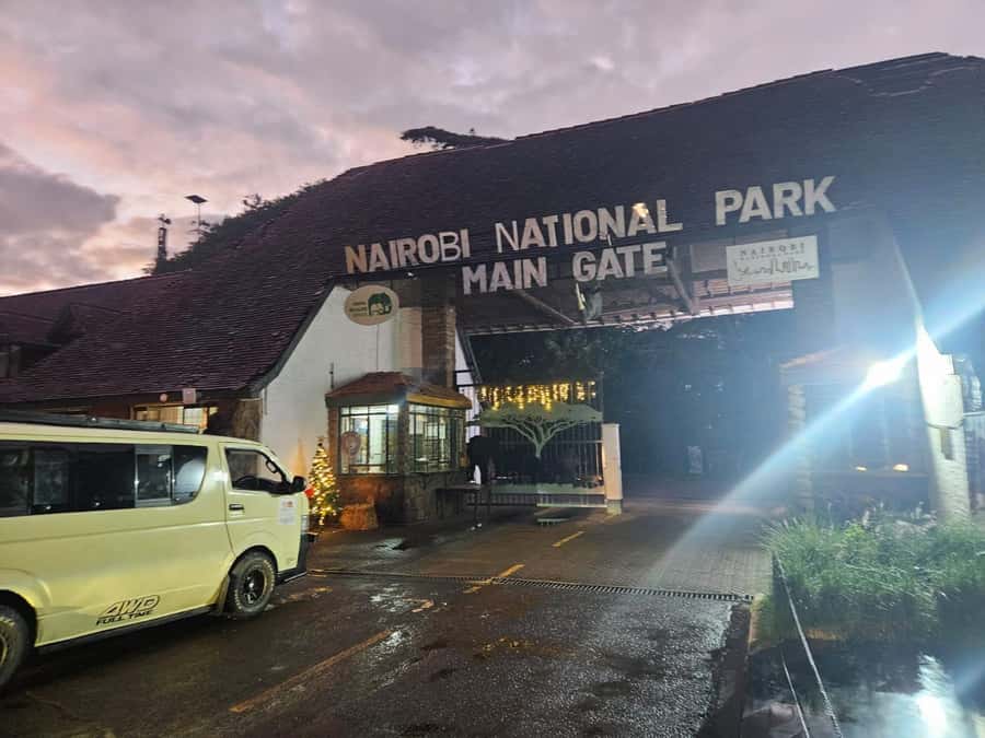 Nairobi National Park,Giraffe Center,Orpanage&Karen Blixxen - A safari that needs a little time management