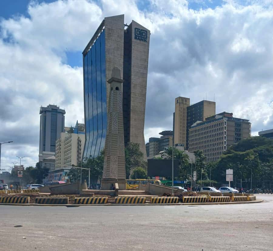 Nairobi Walking Tour: Downtown & City Tour - Parliament Road and the route toward KICC
