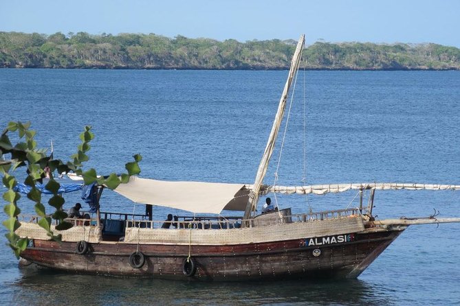 PILLI PIPA DHOW, the genuine product, snorkeling tour to Kisite Marine Park - What to bring for a comfortable day