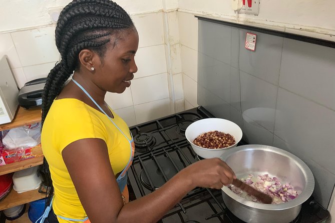 Private Kenyan Cooking Class in Nairobi with a Local - What the small kitchen means for your hands-on time