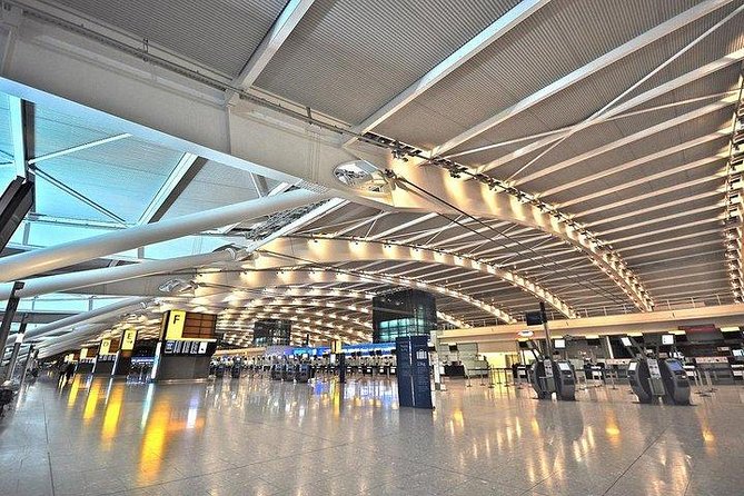 Safe Private Airport transfer in Nairobi - Why flight tracking and waiting time matter