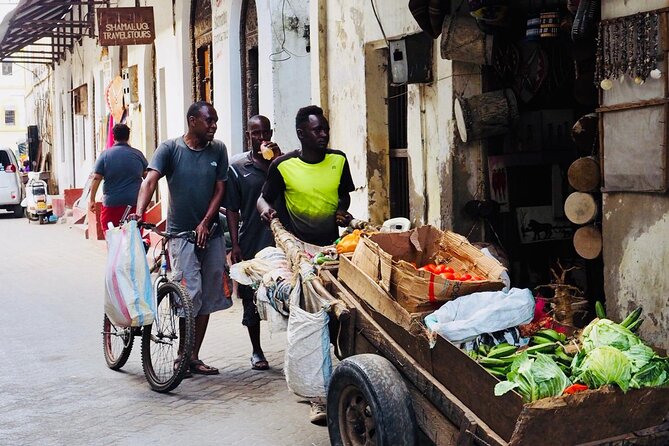 Swahili Street Food Tour - What the guide adds to the experience