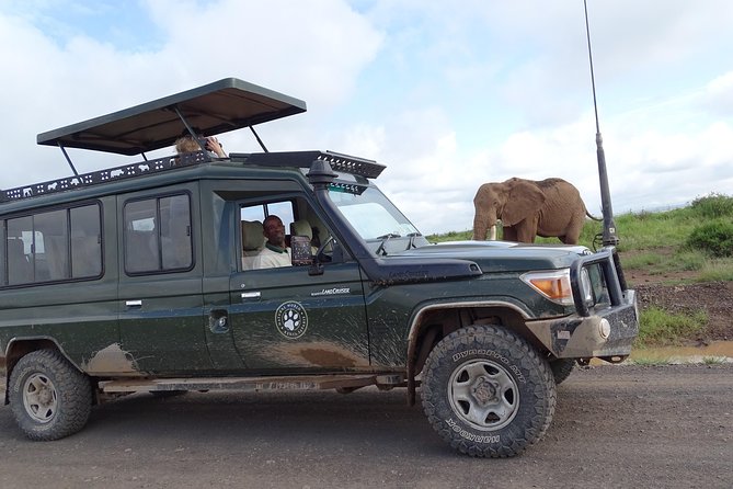 Tsavo East 1 Day Safari, Beach To Beach In 4wd Jeep - A brief breakfast stop before Tsavo East