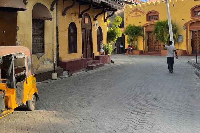 Visit to Fort Jesus and the Old Town of Mombasa - A Hindu temple that broadens the story