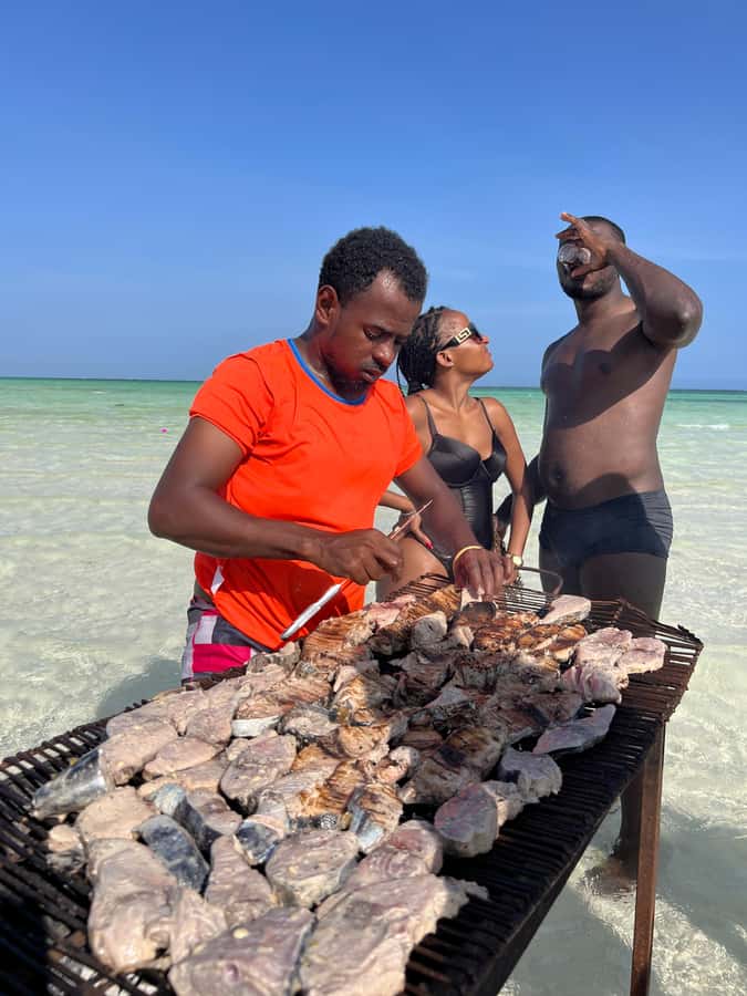 WATAMU: MALINDI: SARDEGNA ISLAND & MALINDI MARINE PARK - Seeing the reef through the glass-bottom boat